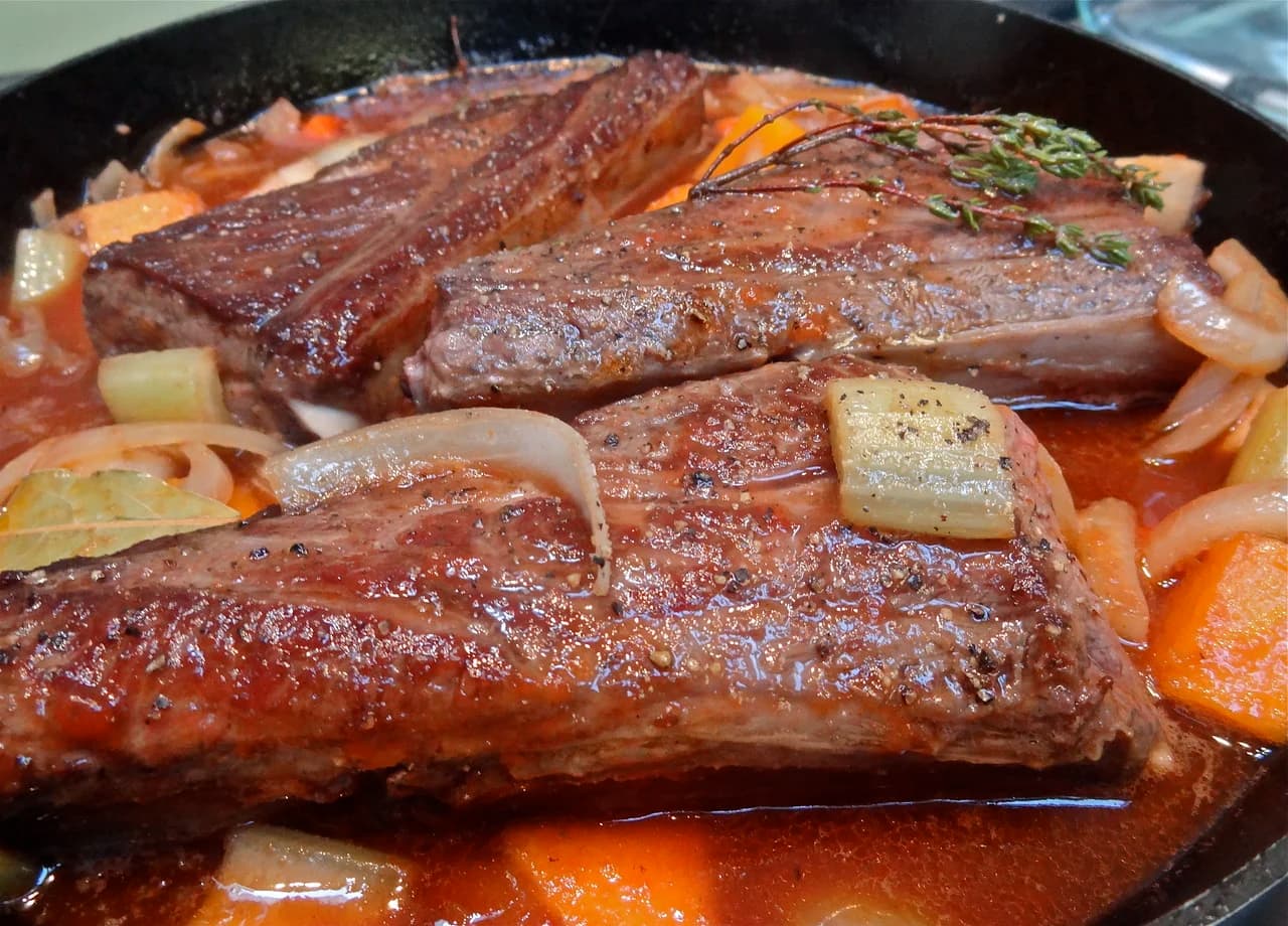 Short Ribs with Barbecue Sauce