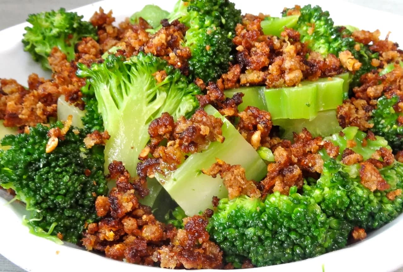 Broccoli with Lemony Bread Crumbs