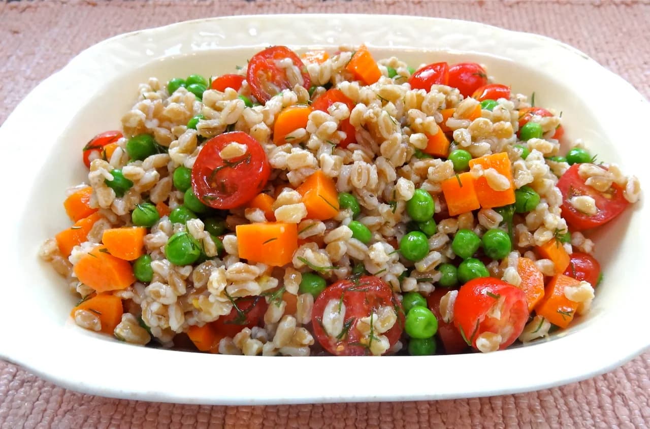 Farro Salad with Carrots, Peas, Tomatoes and Dill