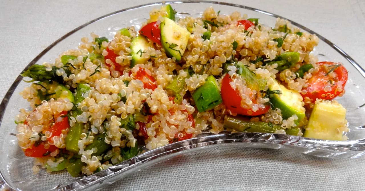 Quinoa Salad with Asparagus, Tomatoes and Zucchini