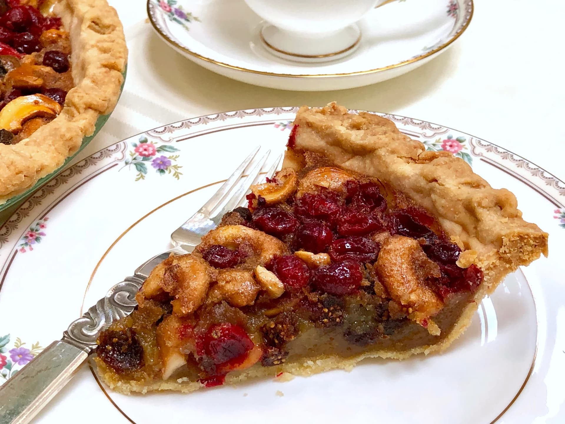 Cranberry Pie with Dried Figs and Cashews