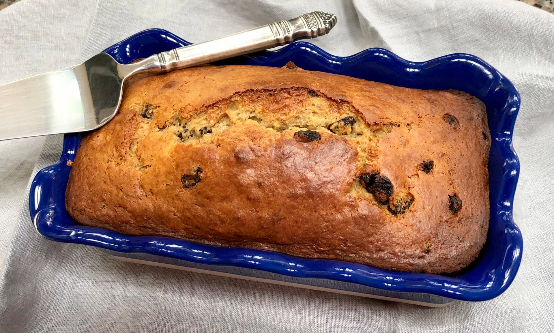 Banana Bread with Yogurt and Raisins