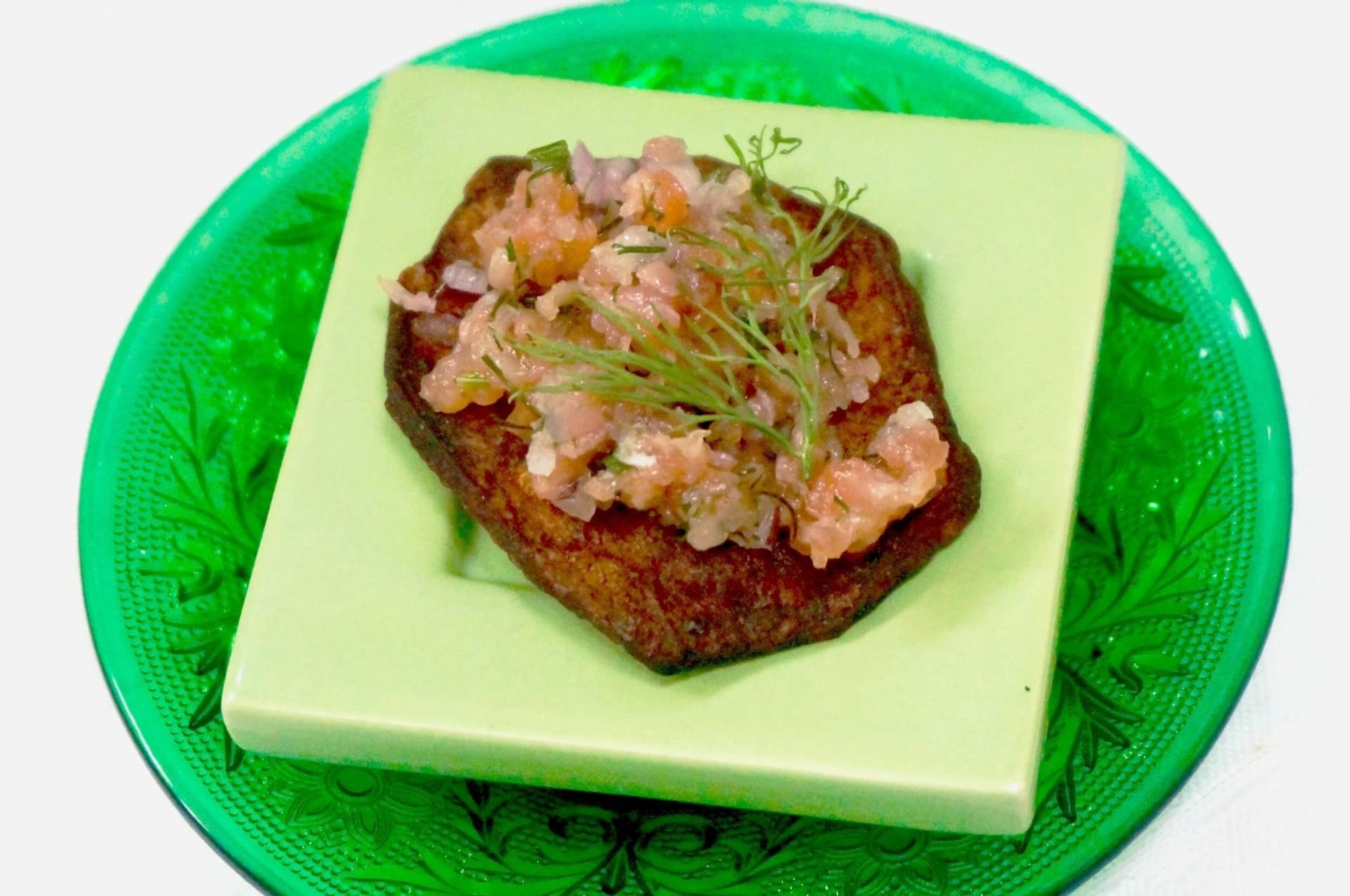 Handmade Potato Chips with Smoked Salmon Tartare