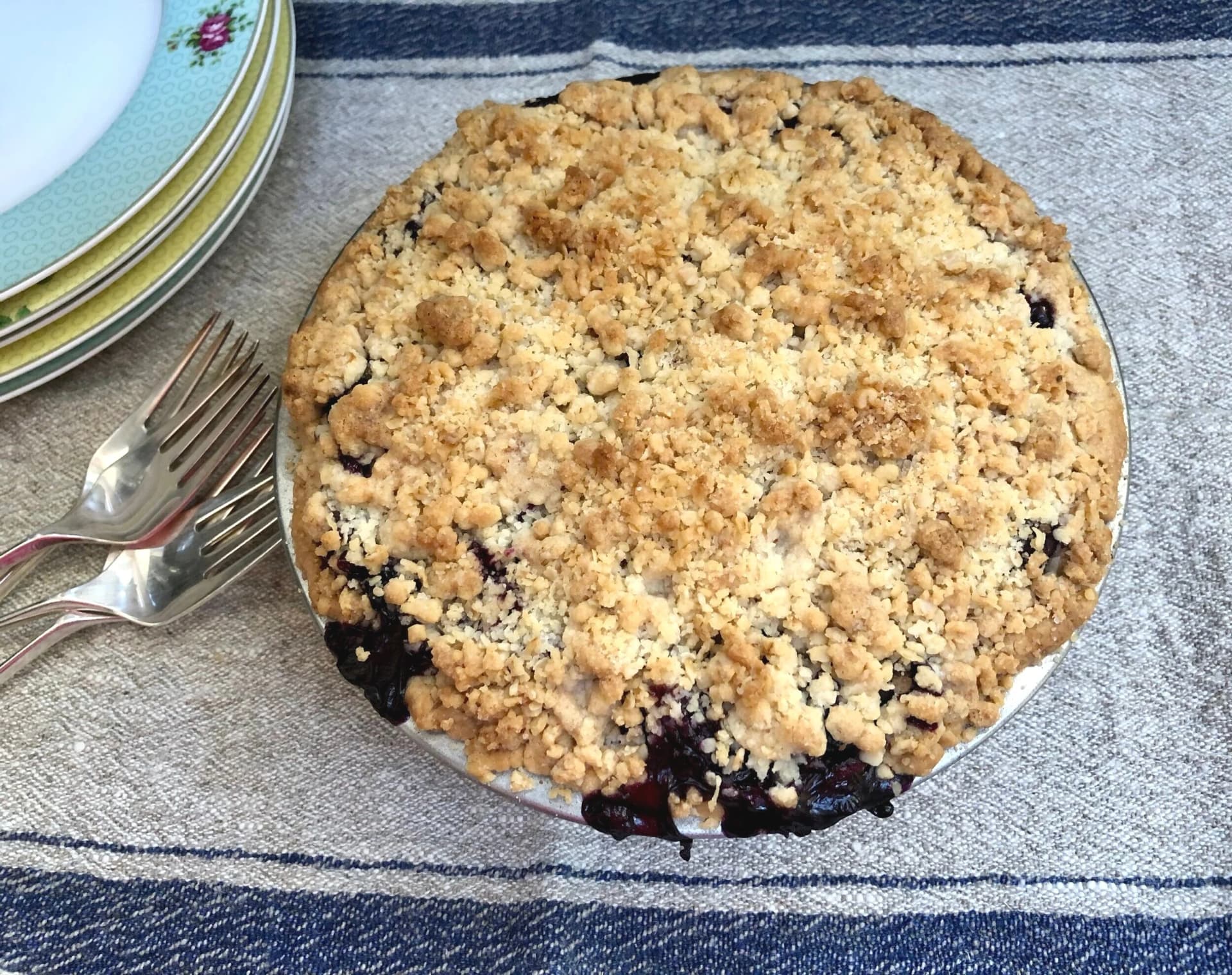 Blueberry Oat Streusel Pie