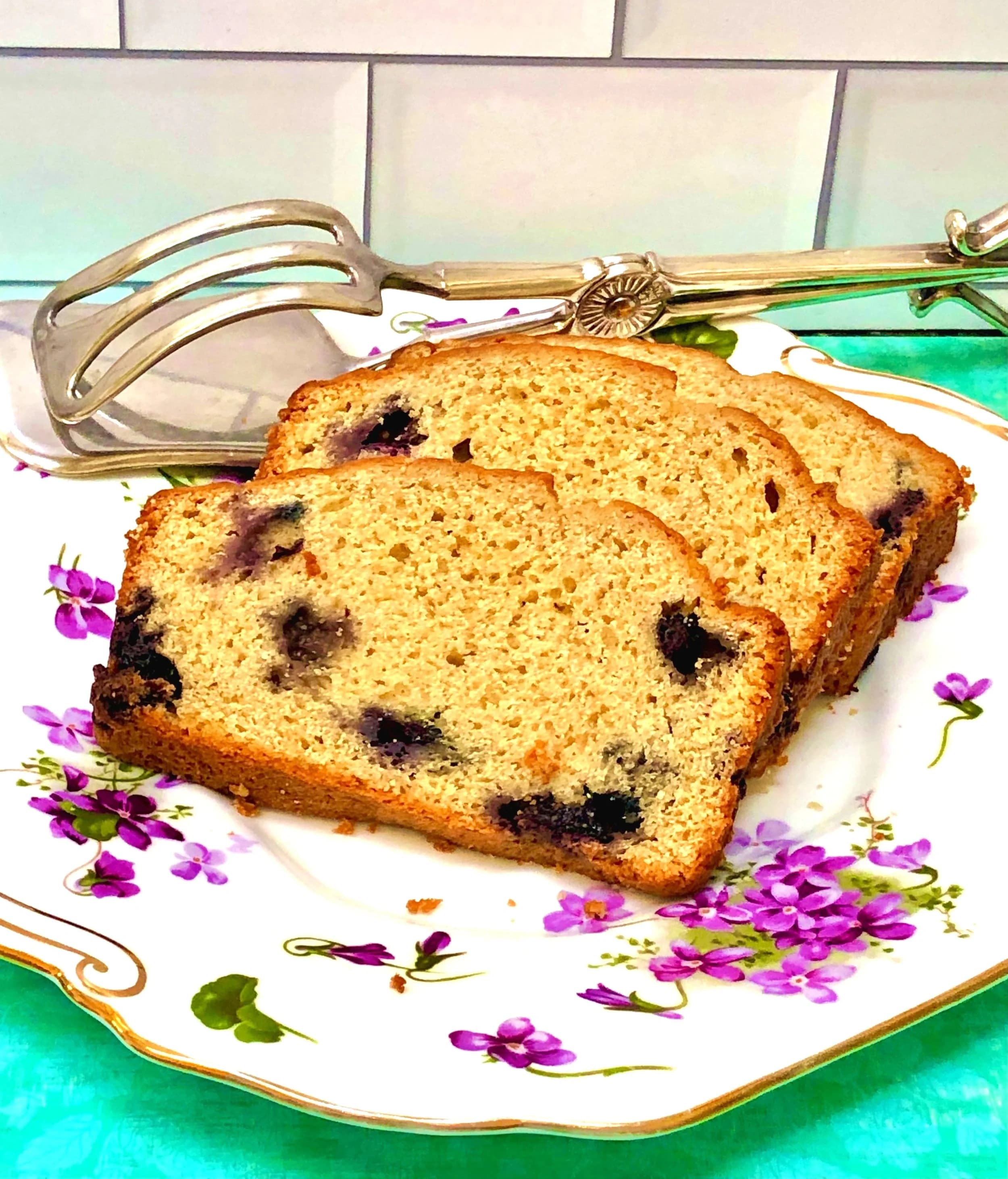 Cinnamon Scented Blueberry Bread